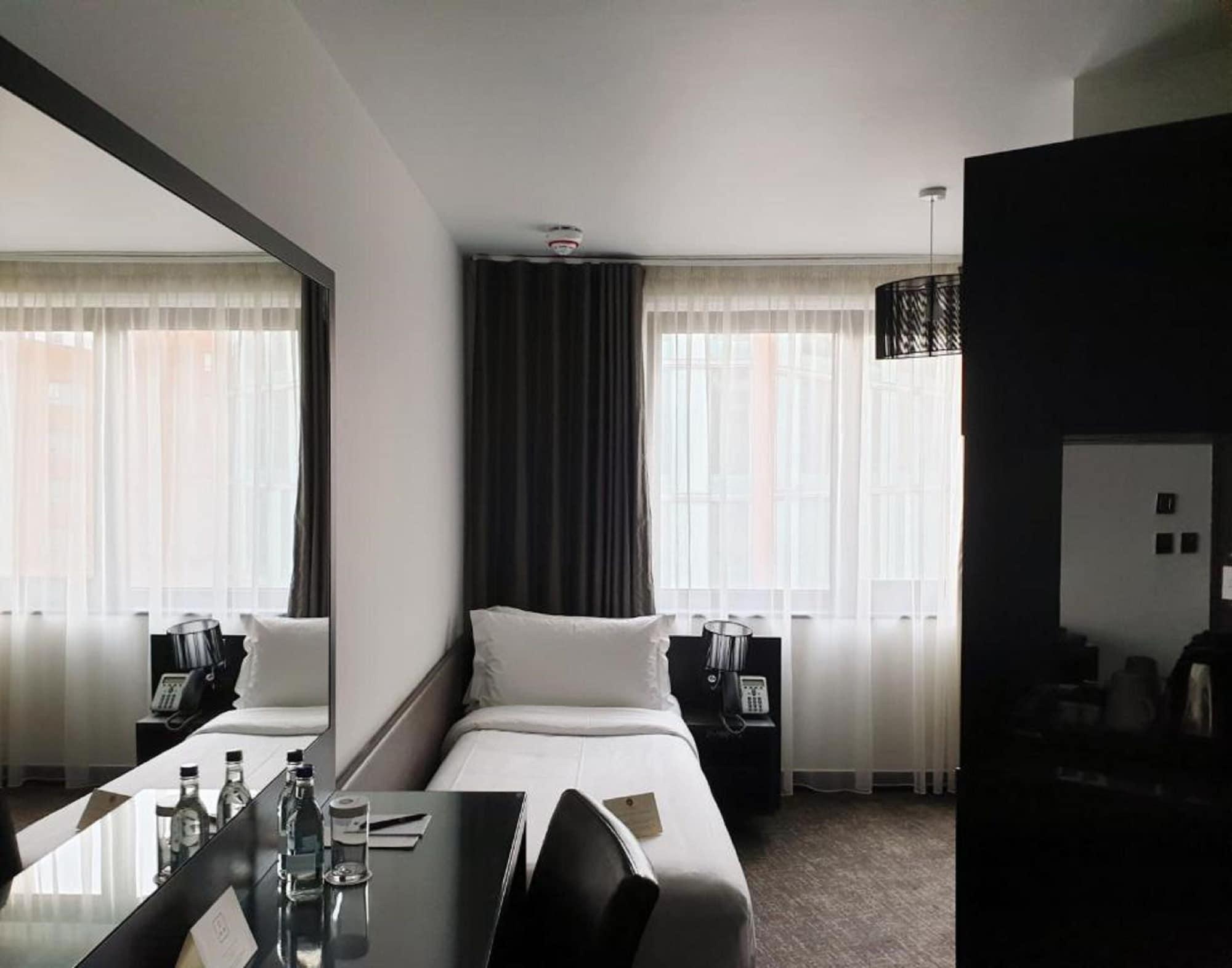 The Westbridge Hotel Stratford Londres Exterior foto